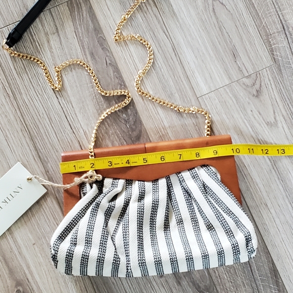 Antik Kraft Black and White Crossbody Bag - Picture 12 of 15